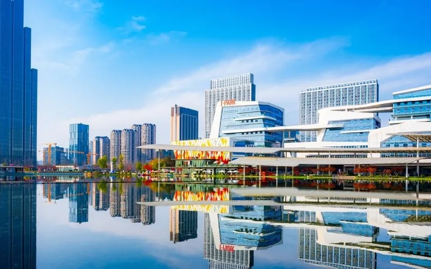中远海能2025年报披露 绿色航运与船队结构优化同步推进