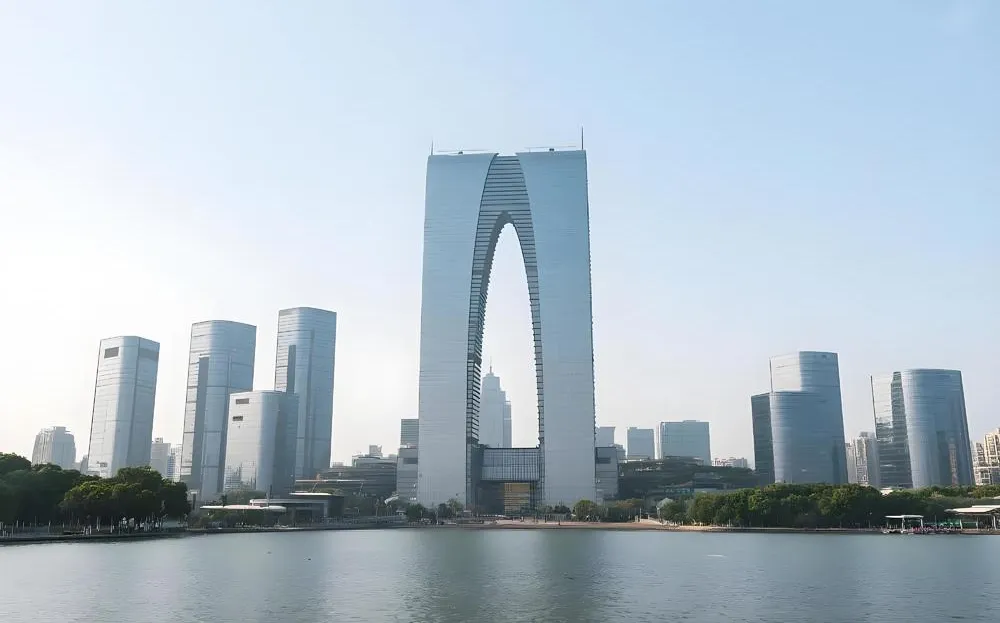 全国首单船舶转型贷款落地江苏：从造船业“大省”迈向“强省”的转型密钥