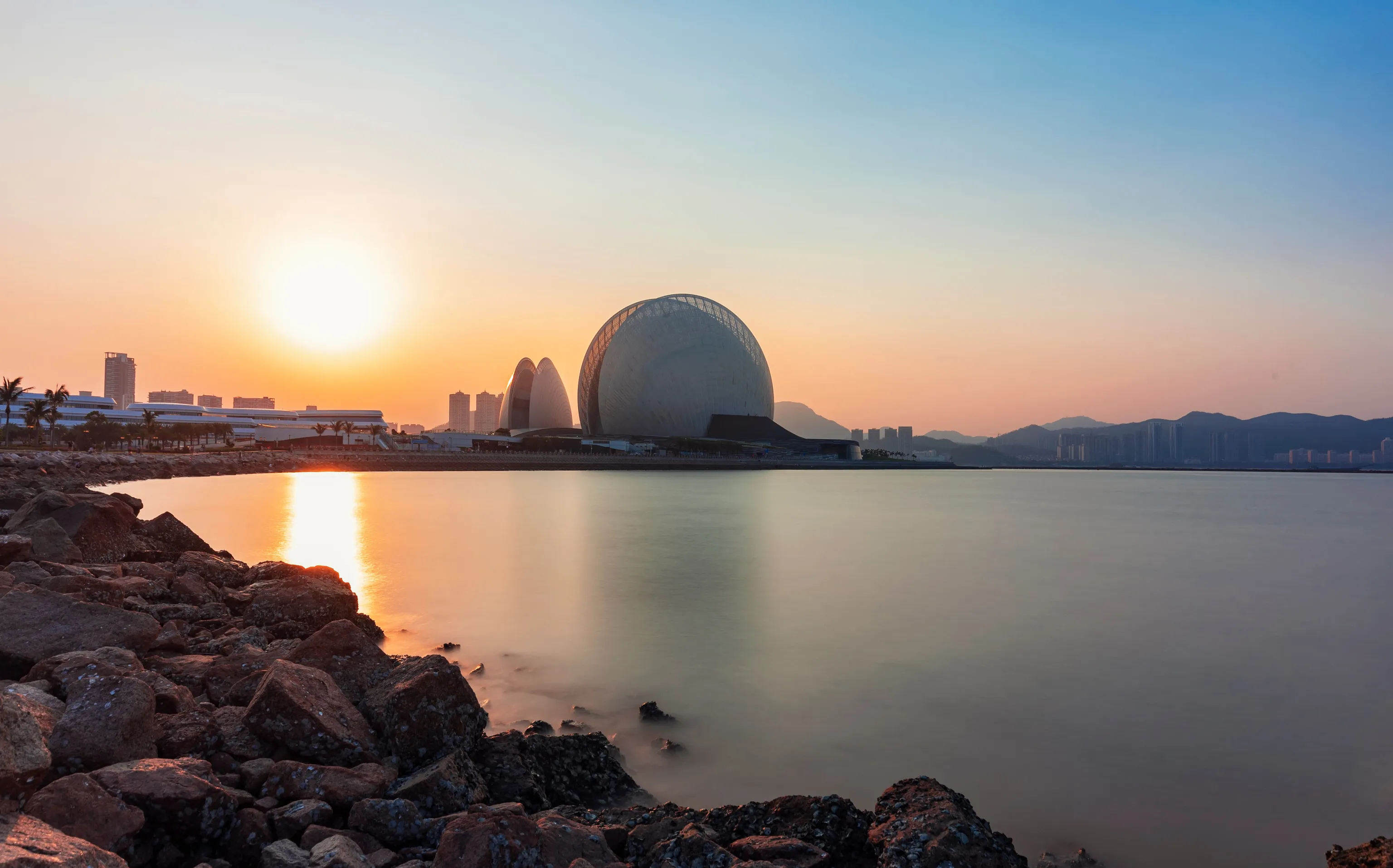 2026年上半年中国海洋生产总值达5.5万亿元，海上风电与海工装备成两大增长极 